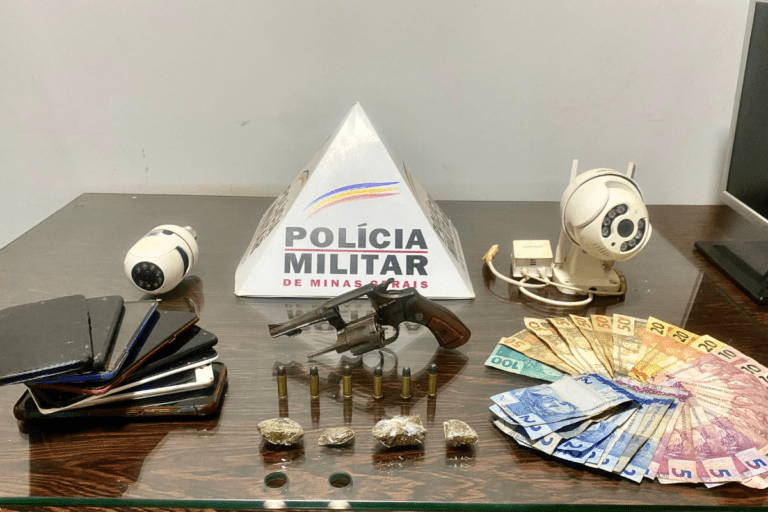 Polícia prende quatro por tráfico durante operação em Iraí de Minas