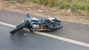 Acidente na BR-352 em Patos de Minas resulta em morte de jovem motociclista