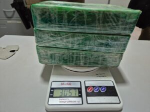 Passageiro é preso com drogas durante abordagem policial na MG-190