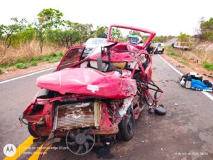 Acidente grave na MG-190 deixa motorista ferido em Abadia dos Dourados