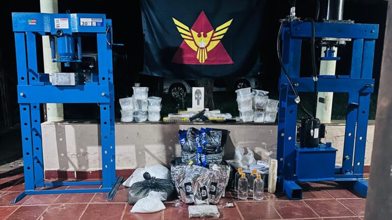 Polícia descobre laboratório de refino de cocaína e prende dois suspeitos em Uberlândia